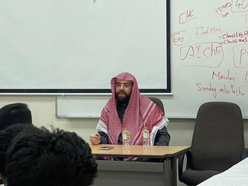 تنفيذ لقاء توعوي لطلاب كلية الهندسة بالتعاون مع وحدة التوعية الفكرية يوم الأربعاء 25-رجب-1447